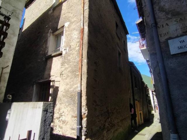 Palazzo / Stabile in vendita a Pagnona LC