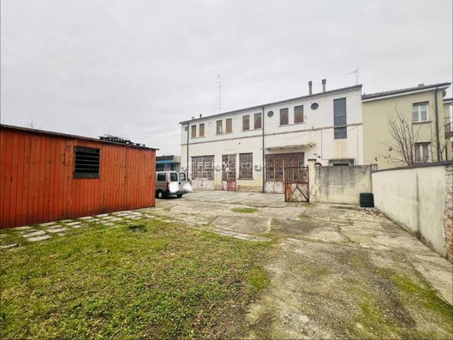Palazzo / Stabile in vendita a Padova PD