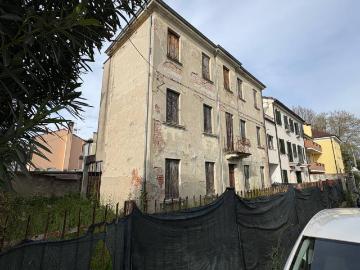 Palazzo / Stabile in vendita a Padova PD