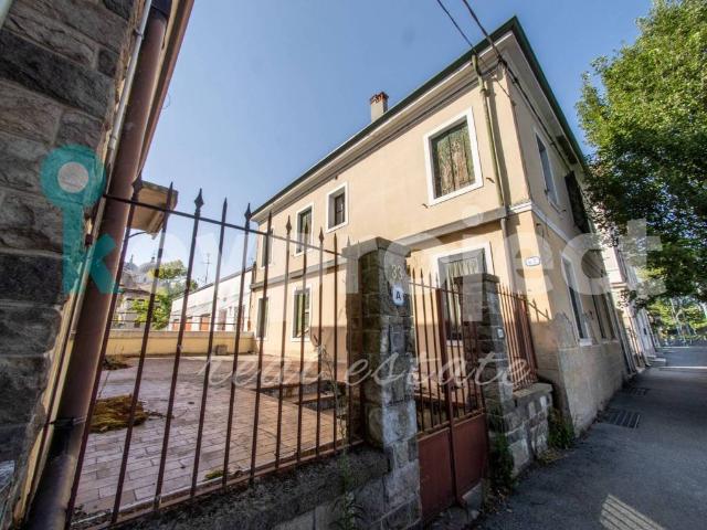 Palazzo / Stabile in vendita a Padova PD