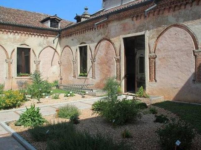 Palazzo / Stabile in vendita a Padova PD