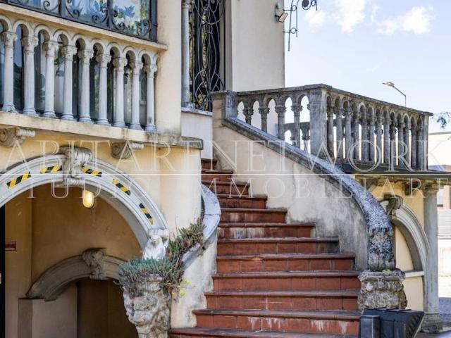 Palazzo / Stabile in vendita a Padova PD