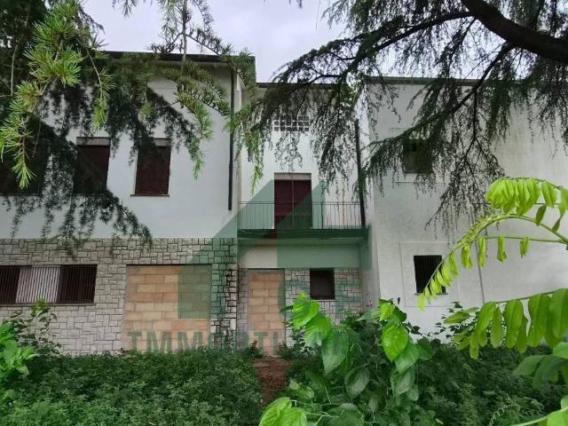 Palazzo / Stabile in vendita a Paese TV