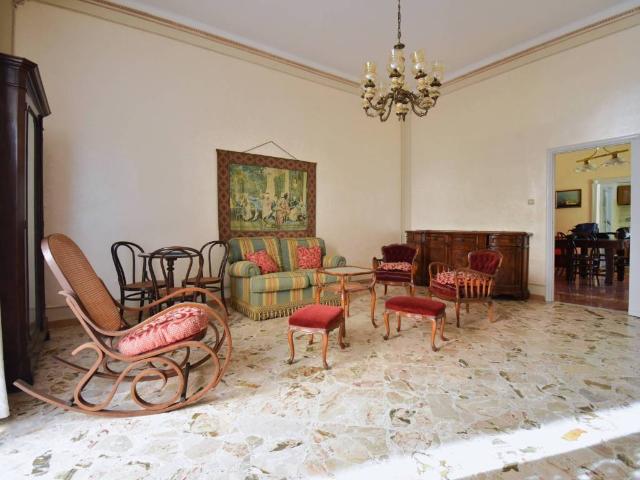 Palazzo / Stabile in vendita a Palo del Colle BA