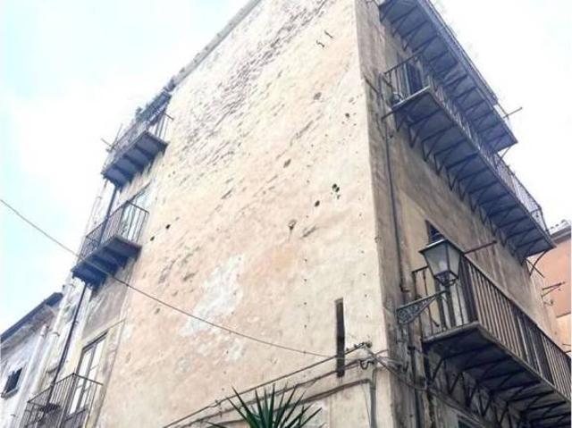 Palazzo / Stabile in vendita a Palermo PA