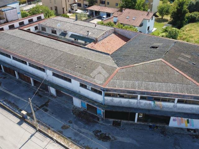 Palazzo / Stabile in vendita a Pasian di Prato UD