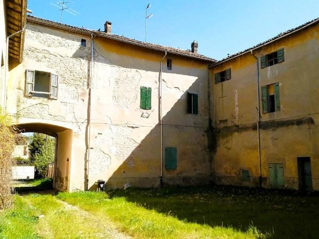 Palazzo / Stabile in vendita a Parma PR