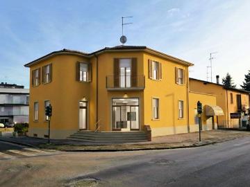 Palazzo / Stabile in vendita a Parma PR