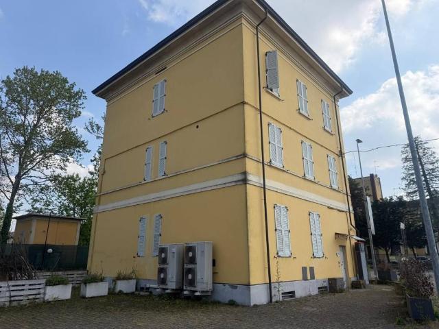 Palazzo / Stabile in vendita a Parma PR