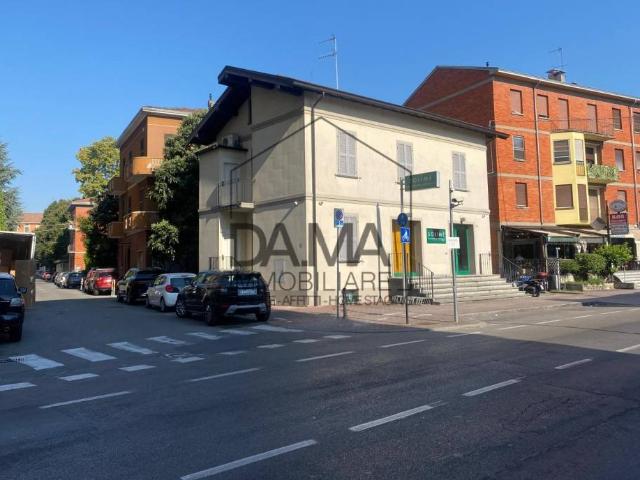 Palazzo / Stabile in vendita a Parma PR