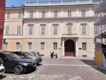 Palazzo / Stabile in vendita a Parma PR