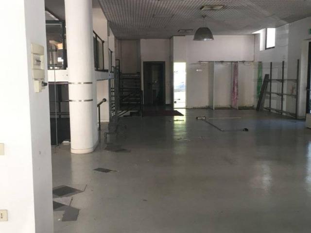Palazzo / Stabile in vendita a Parabiago MI