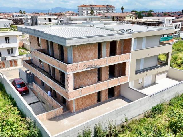 Palazzo / Stabile in vendita a Parete CE