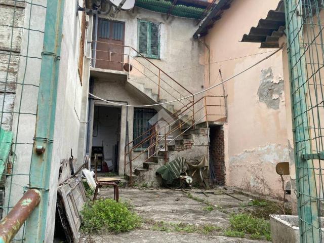 Palazzo / Stabile in vendita a Pavia PV