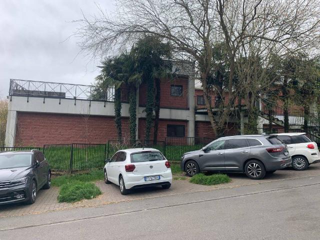 Palazzo / Stabile in vendita a Pavia PV