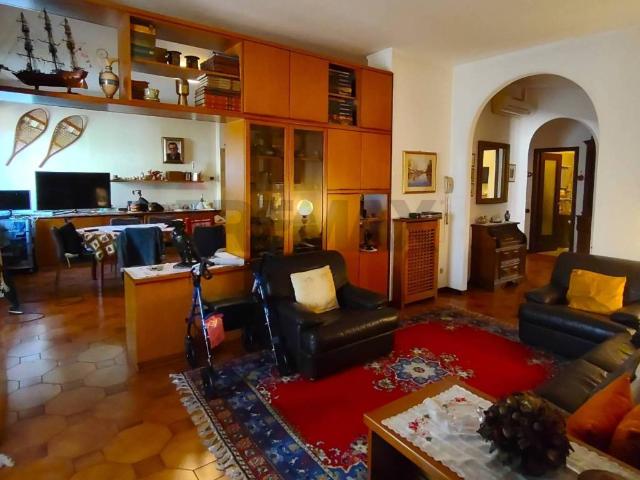 Palazzo / Stabile in vendita a Pavia PV