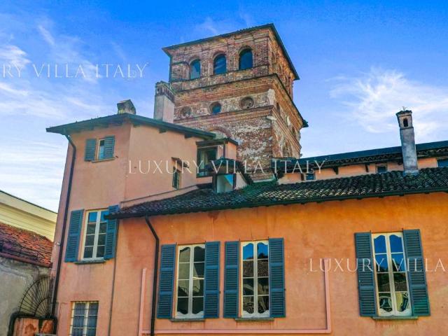 Palazzo / Stabile in vendita a Pavia PV