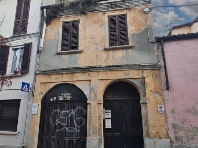 Palazzo / Stabile in vendita a Pavia PV