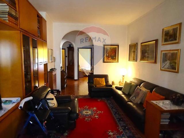 Palazzo / Stabile in vendita a Pavia PV