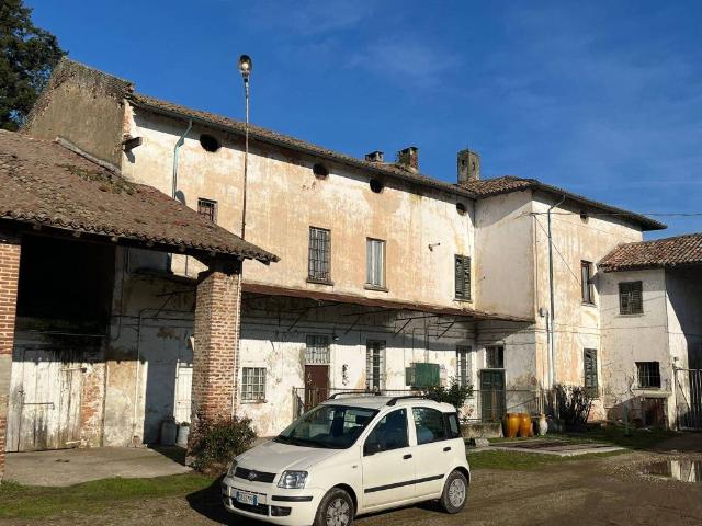Palazzo / Stabile in vendita a Pavia PV