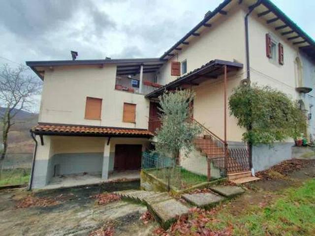 Palazzo / Stabile in vendita a Pavullo nel Frignano MO