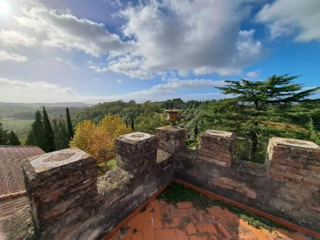 Palazzo / Stabile in vendita a Peccioli PI
