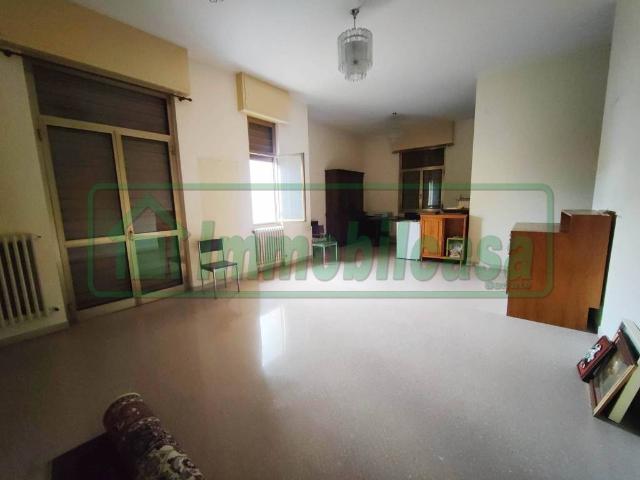 Palazzo / Stabile in vendita a Pedrengo BG