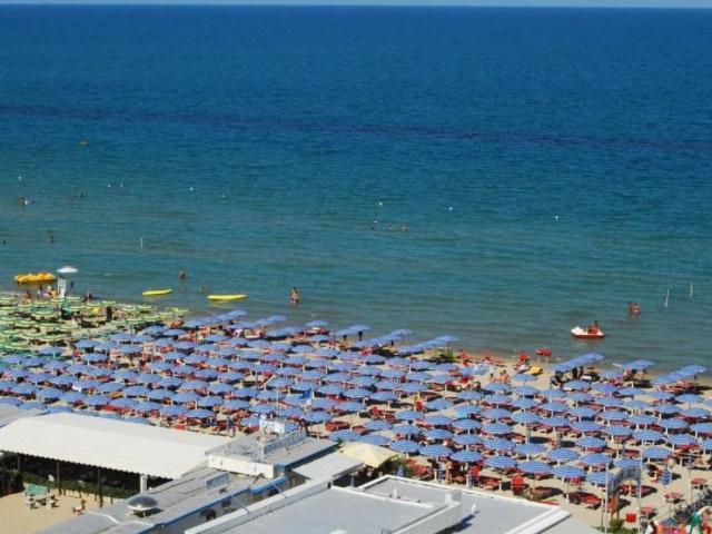 Palazzo / Stabile in vendita a Pesaro PU