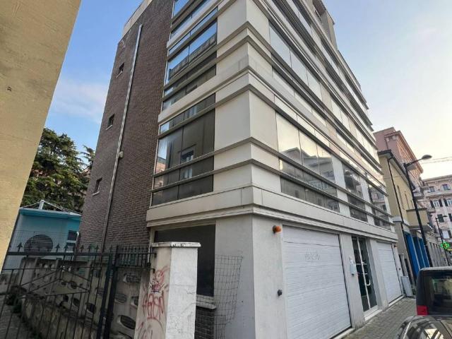 Palazzo / Stabile in vendita a Pescara PE