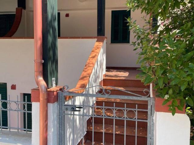 Palazzo / Stabile in vendita a Peschici FG