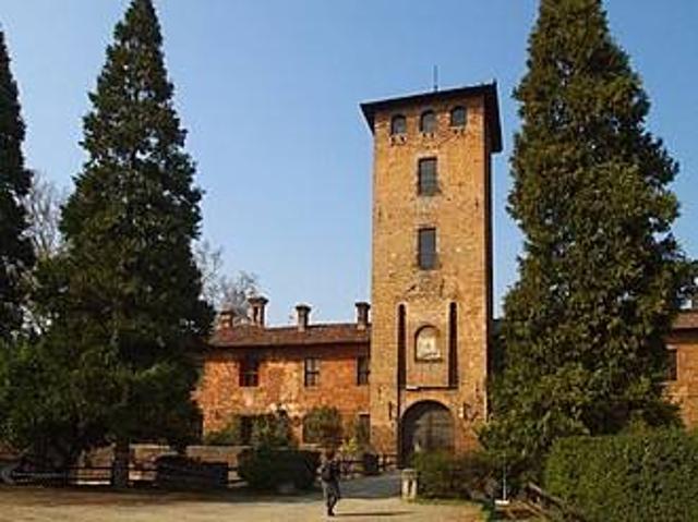 Palazzo / Stabile in vendita a Peschiera Borromeo MI