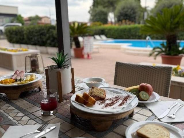 Palazzo / Stabile in vendita a Peschiera del Garda VR