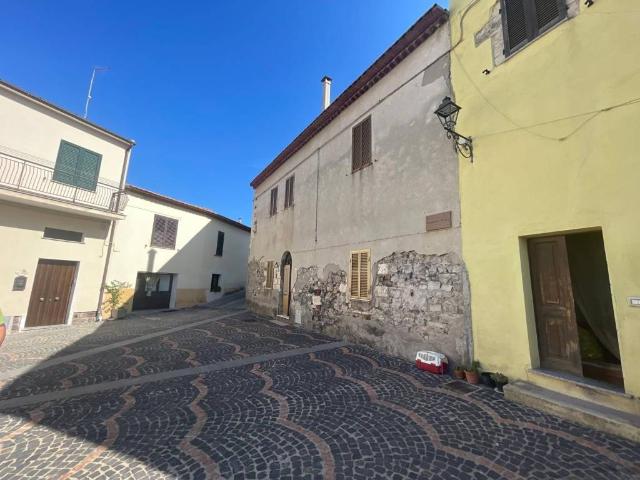 Palazzo / Stabile in vendita a Perfugas SS
