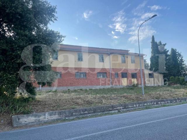 Palazzo / Stabile in vendita a Perugia PG