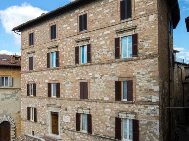 Palazzo / Stabile in vendita a Perugia PG
