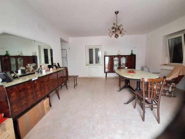 Palazzo / Stabile in vendita a Petacciato CB