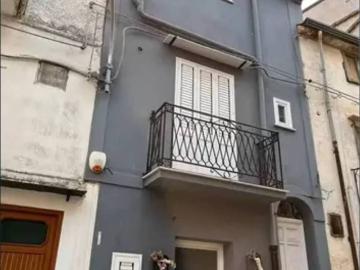 Palazzo / Stabile in vendita a Piana degli Albanesi PA