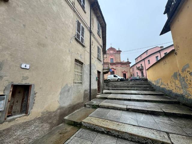 Palazzo / Stabile in vendita a Pianello Val Tidone PC