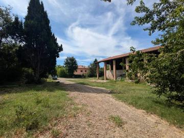 Palazzo / Stabile in vendita a Pianoro BO