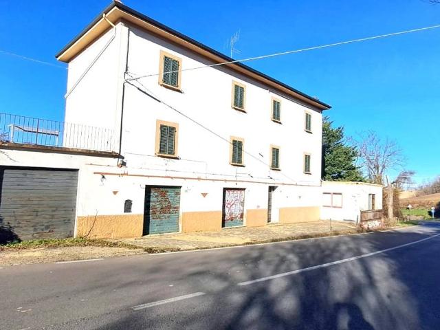 Palazzo / Stabile in vendita a Pianoro BO