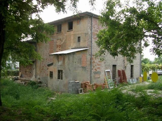 Palazzo / Stabile in vendita a Piacenza PC