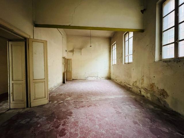 Palazzo / Stabile in vendita a Piacenza PC