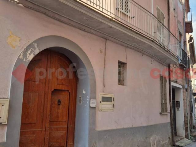 Palazzo / Stabile in vendita a Pignataro Maggiore CE