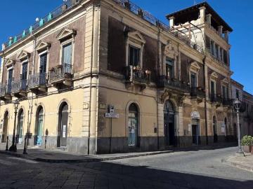 Palazzo / Stabile in vendita a Piedimonte Etneo CT