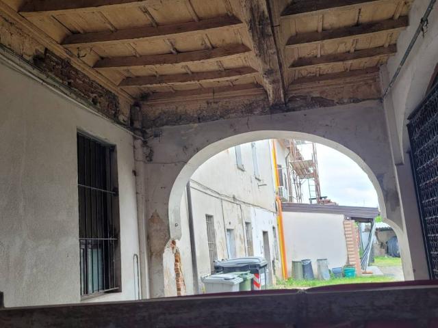 Palazzo / Stabile in vendita a Pieve del Cairo PV