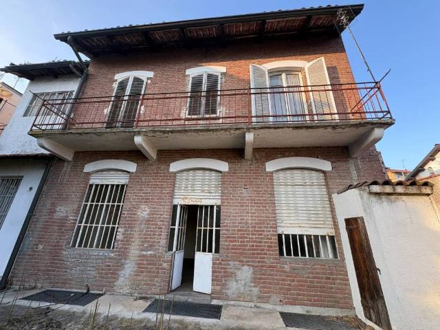 Casa indipendente in vendita a Pino Torinese TO