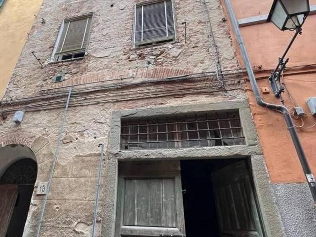 Palazzo / Stabile in vendita a Pisa PI