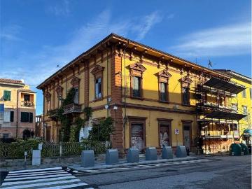 Palazzo / Stabile in vendita a Pisa PI