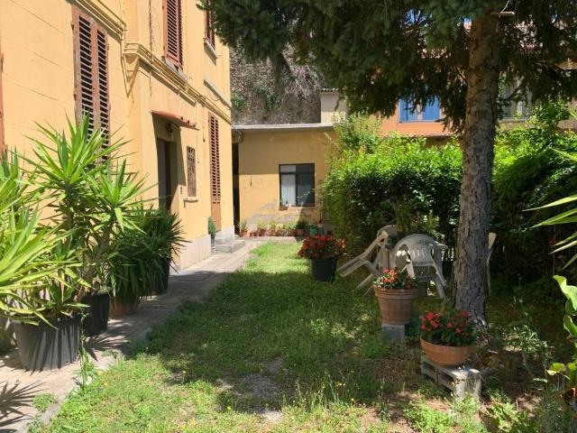 Palazzo / Stabile in vendita a Pistoia PT