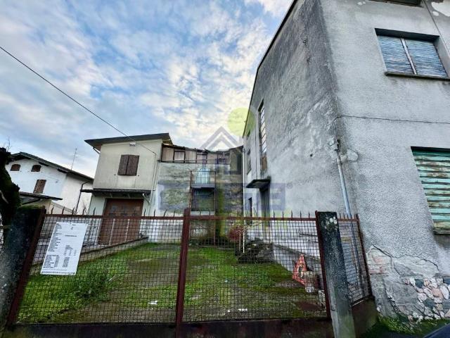 Palazzo / Stabile in vendita a Pizzighettone CR